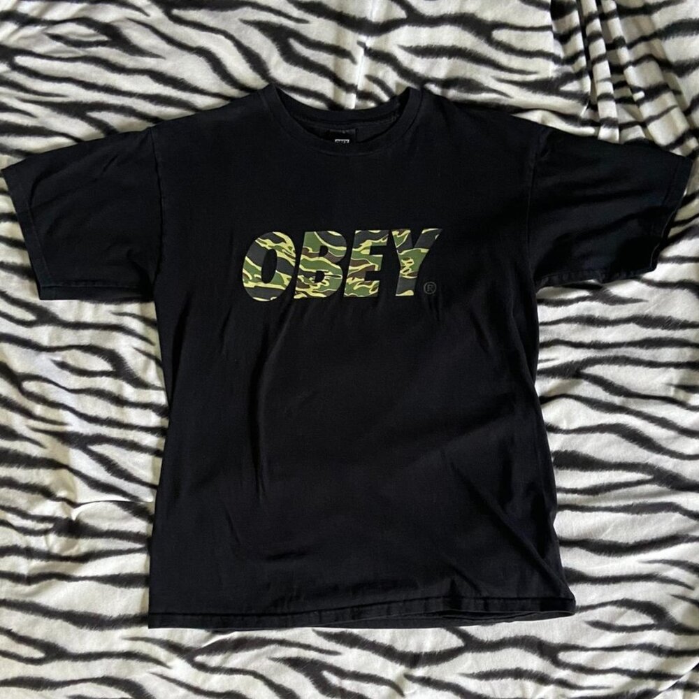 OBEY (Size M) Camo Label Name Black T-Shirt
